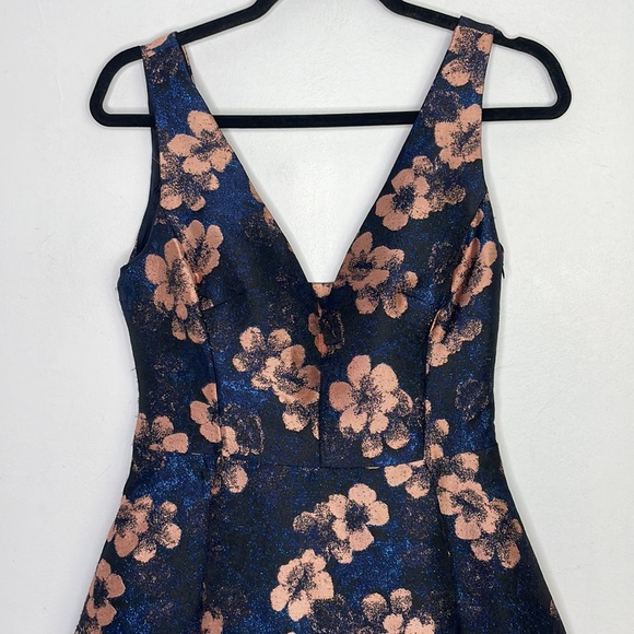 Betsey Johnson jacquard metallic floral cocktail dress - Picture 2 of 14